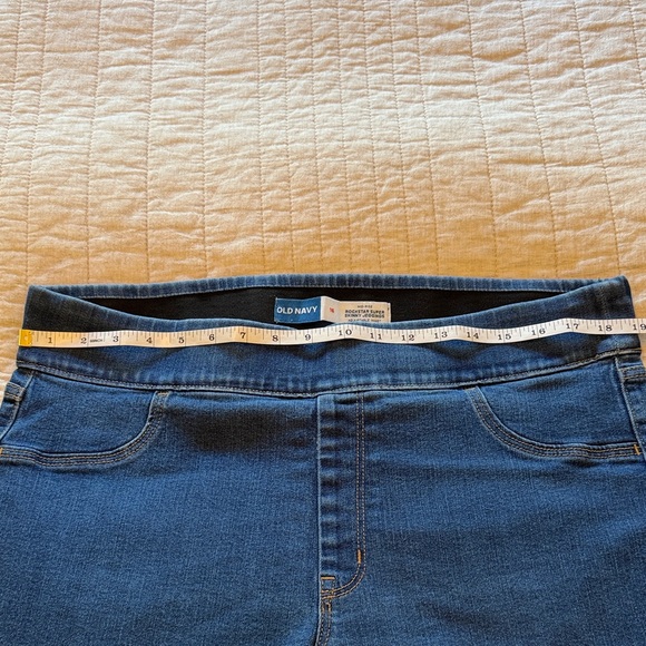 Old Navy Women's Skinny Jeans - Picture 4 of 6